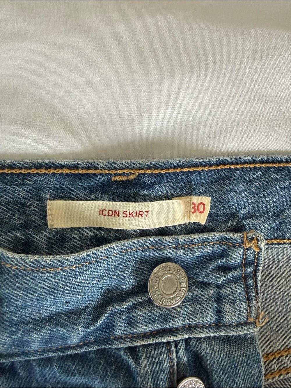 Levi’s Icon Skirt. 
Size 30 - Picture 3 of 8